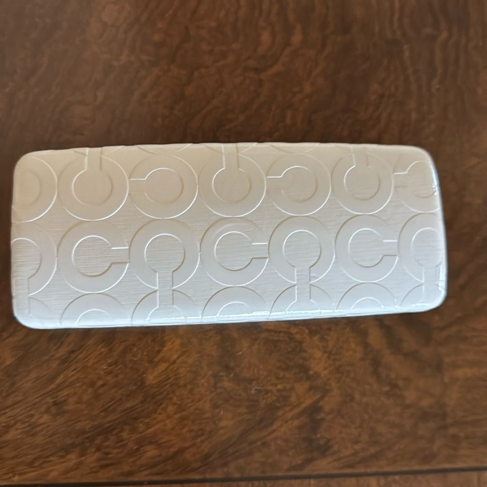 NWOT Coach Signature Cream Colored
Hardshell Eyeglass Case